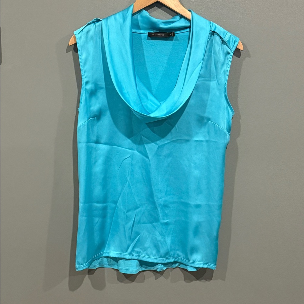 *GENTLY WORN* The Limited Size M Cowel Neck Sleeveless Tank with Shoulder Detail